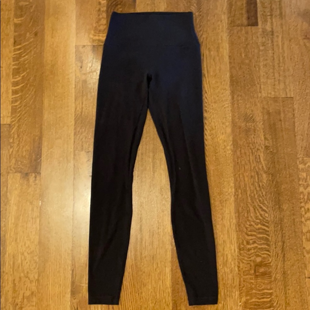black lululemon leggings